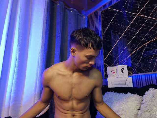 eroseliam Live Webcam on {site_name}