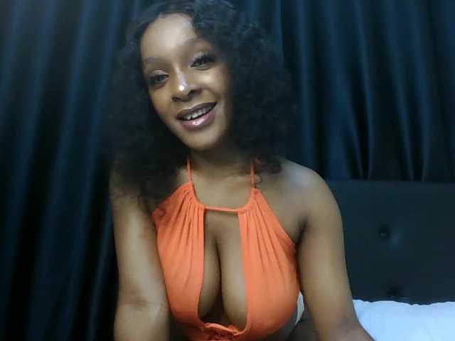 Sweet-Aura's BongaCams show and profile