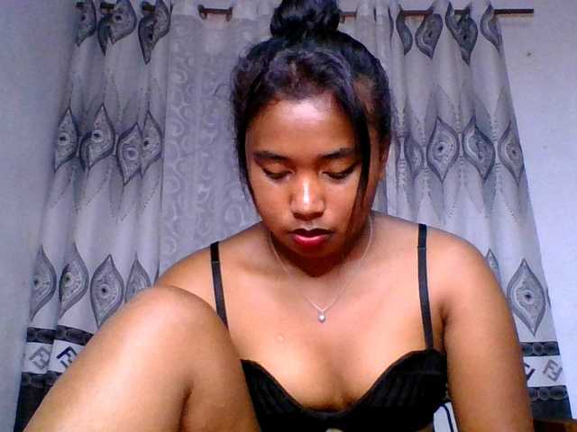 Pauliemarie's BongaCams show and profile