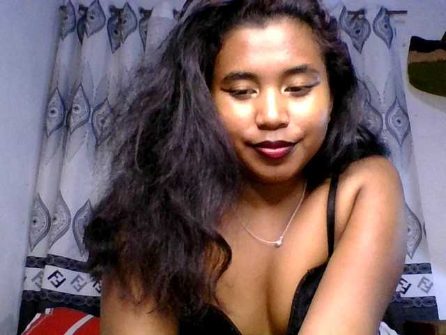 Pauliemarie's BongaCams show and profile