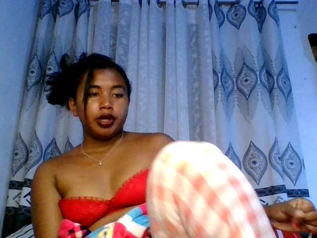 Pauliemarie's BongaCams show and profile