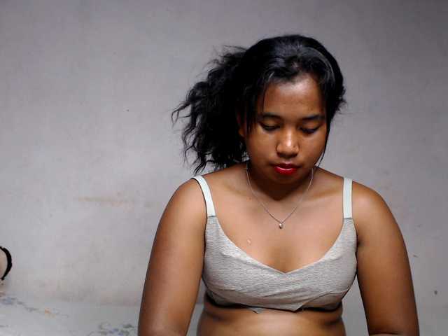 Pauliemarie's BongaCams show and profile