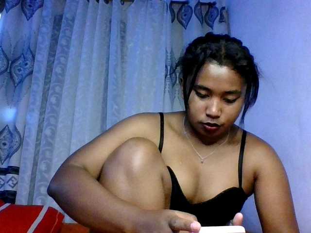 Pauliemarie's BongaCams show and profile