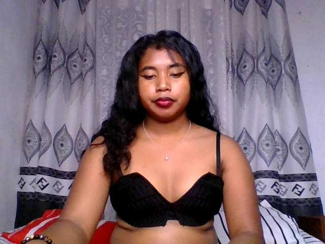 Pauliemarie's BongaCams show and profile