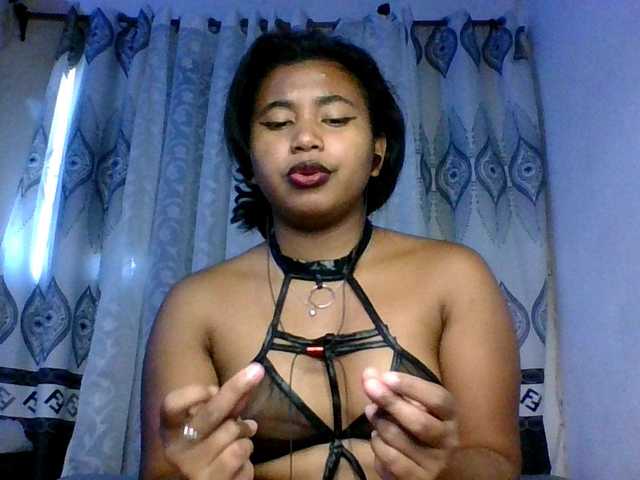 Pauliemarie's BongaCams show and profile