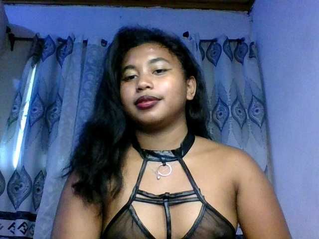 Pauliemarie's BongaCams show and profile