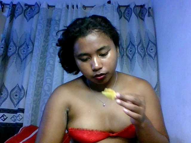 le modèle Pauliemarie est en webcam porno dans un show sur le site bongacams, il possède les tags suivants: Ebony,Brunette,Hairy