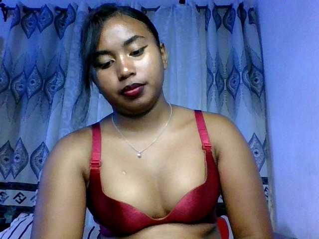 Pauliemarie vous attend pour discuter, flirter et plus sur bongacams
