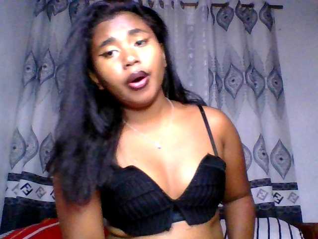 Pauliemarie's BongaCams show and profile