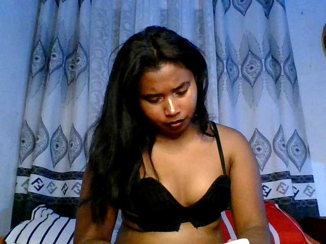 Pauliemarie's BongaCams show and profile