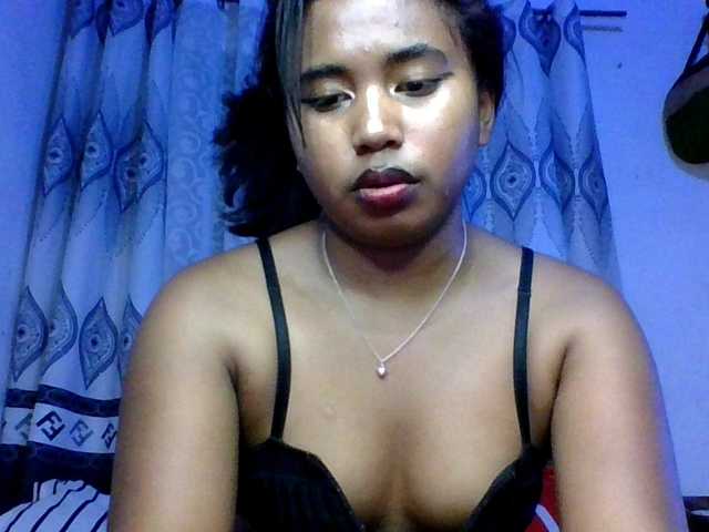 Pauliemarie's BongaCams show and profile