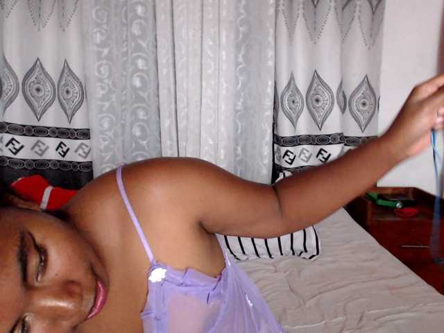 Pauliemarie's BongaCams show and profile