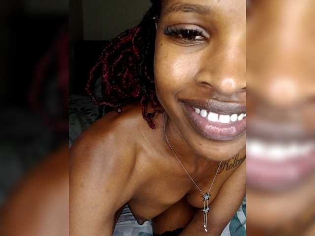 aurakeza's BongaCams show and profile