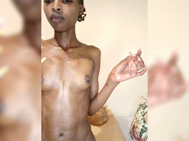 aurakeza's BongaCams show and profile