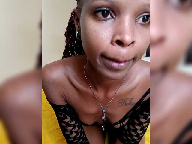 aurakeza's BongaCams show and profile