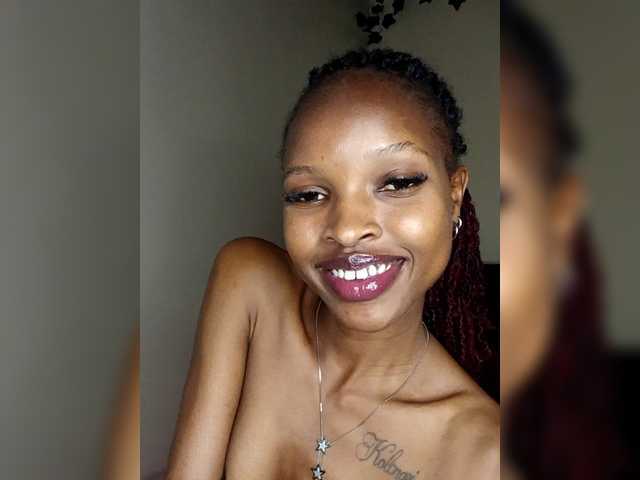 aurakeza's BongaCams show and profile