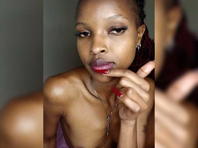 aurakeza's BongaCams show and profile