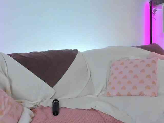 Molly-Kiss webcam
