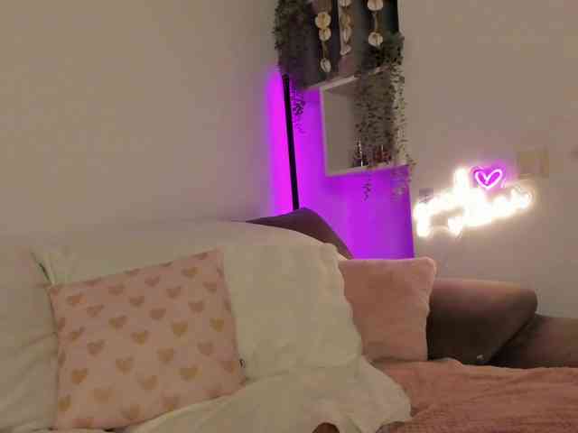 Molly-Kiss webcam