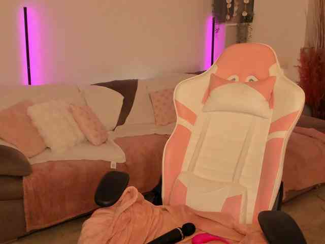Molly-Kiss webcam