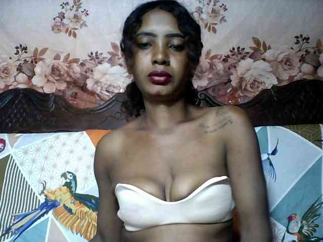 Annicka25 webcam