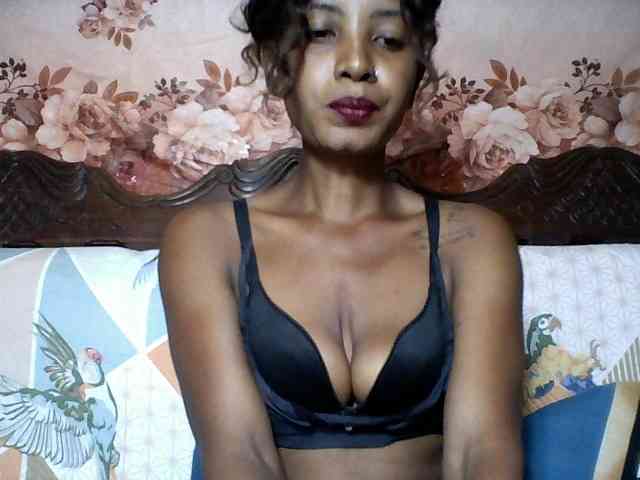 Annicka25 webcam