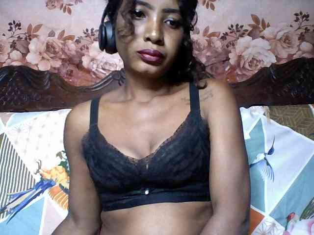 Annicka25 webcam