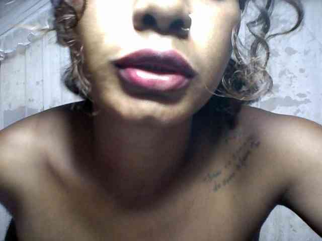 Annicka25 webcam