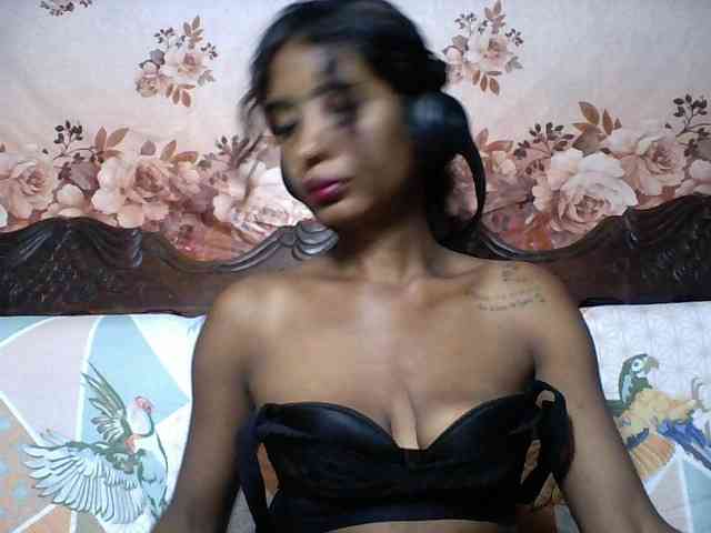 Annicka25 webcam