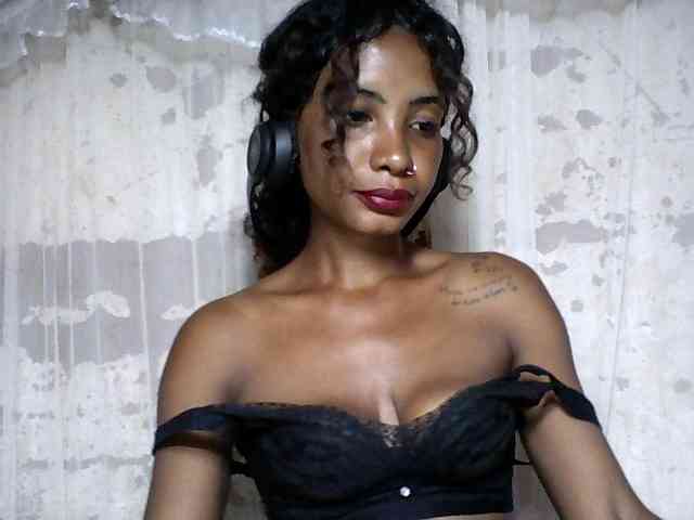 Annicka25 webcam