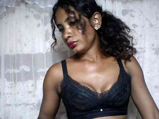 Annicka25 webcam