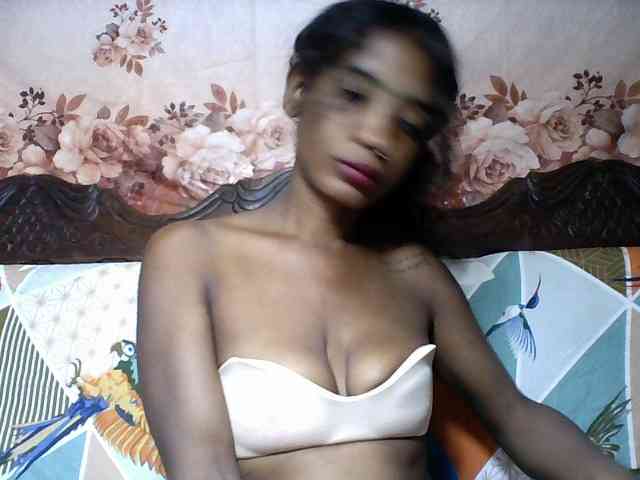 Annicka25 webcam