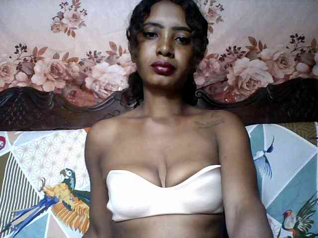 Annicka25 webcam