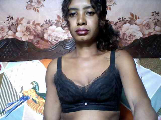 Annicka25 webcam