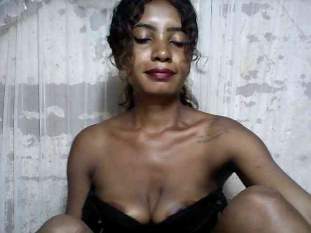 Annicka25 webcam