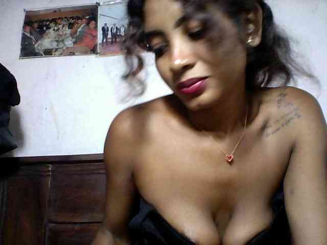 Annicka25 webcam