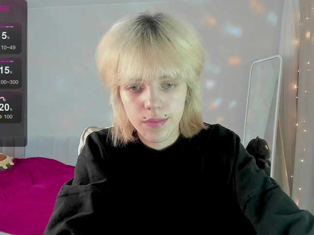 ReneYolker's BongaCams show and profile