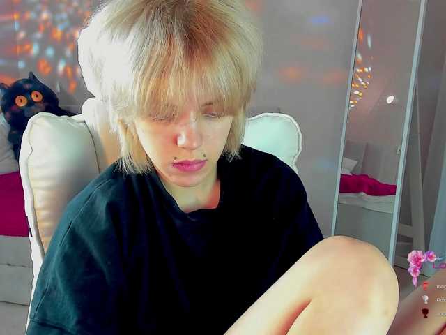 ReneYolker's BongaCams show and profile