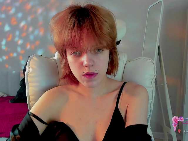 ReneYolker's BongaCams show and profile