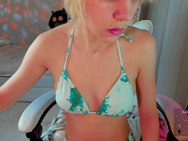 ReneYolker's BongaCams show and profile