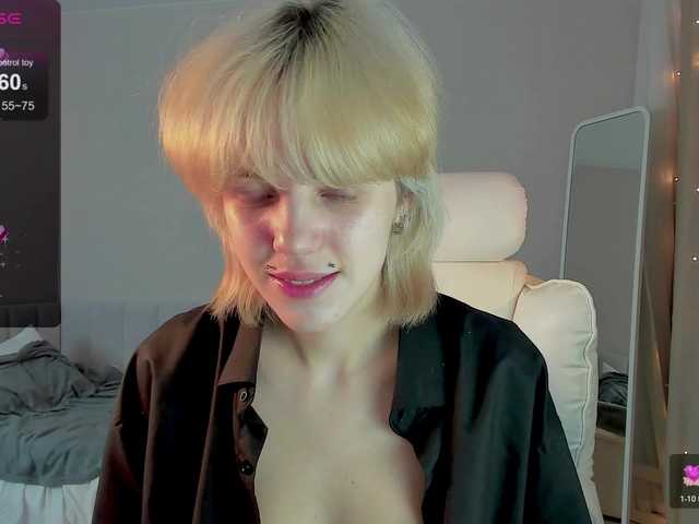 ReneYolker's BongaCams show and profile