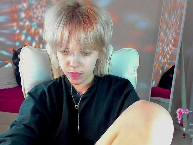 ReneYolker's BongaCams show and profile