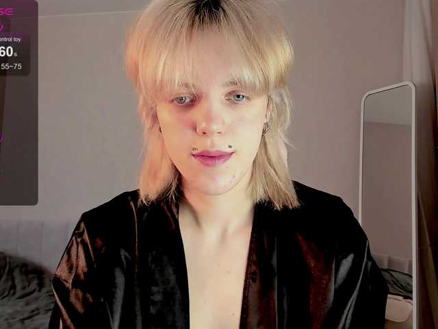 ReneYolker's BongaCams show and profile