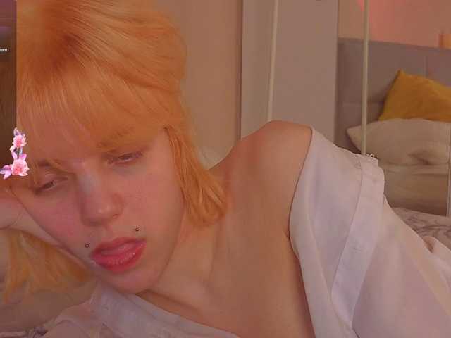 ReneYolker's BongaCams show and profile