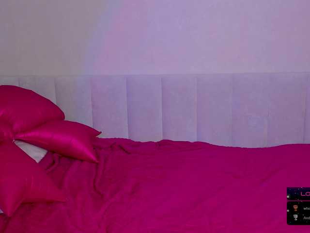 ReneYolker's BongaCams show and profile