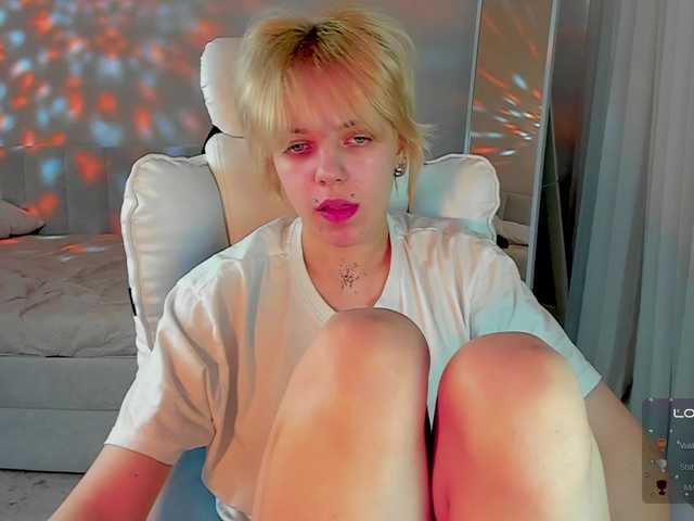 ReneYolker's BongaCams show and profile