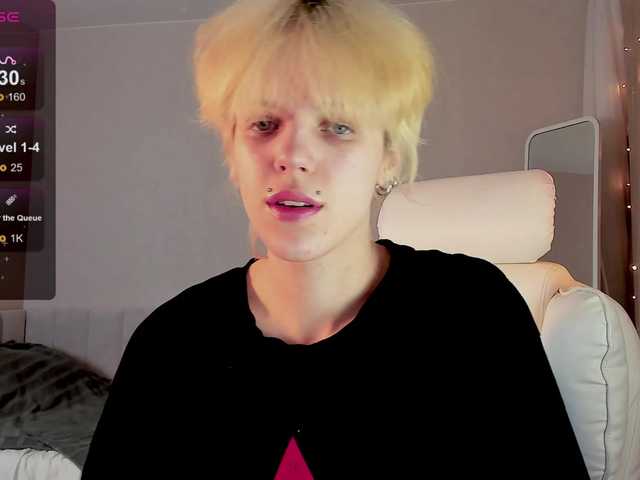 ReneYolker's BongaCams show and profile