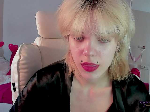 ReneYolker's BongaCams show and profile