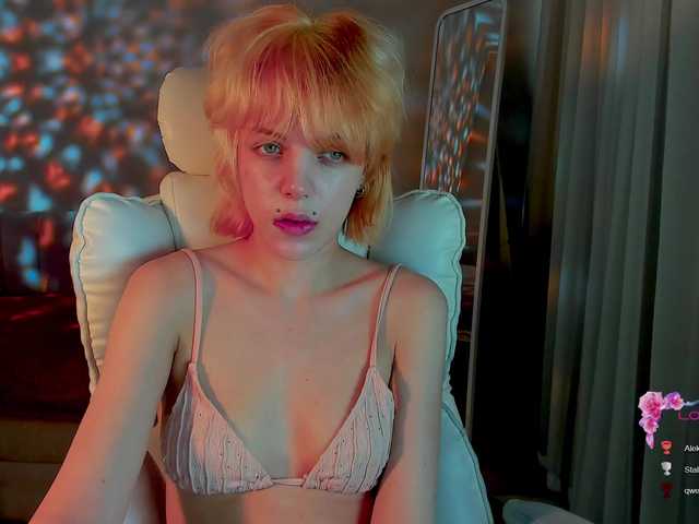 ReneYolker's BongaCams show and profile