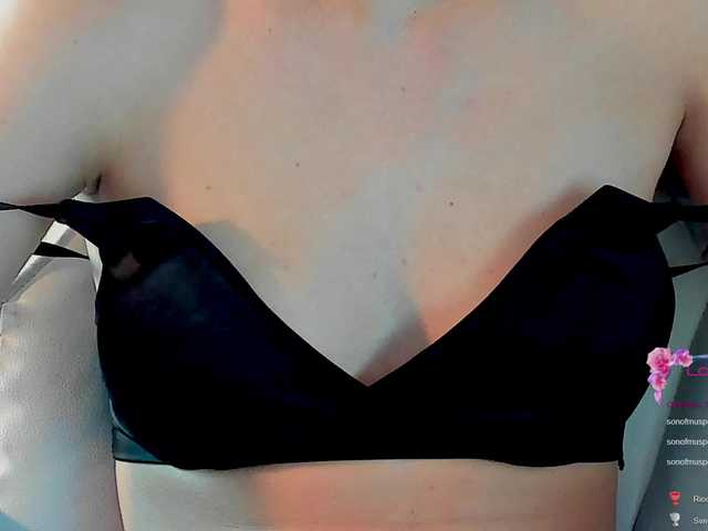 le modèle ReneYolker est en webcam porno dans un show sur le site bongacams, il possède les tags suivants: White/Caucasian,Redhead,Shaved